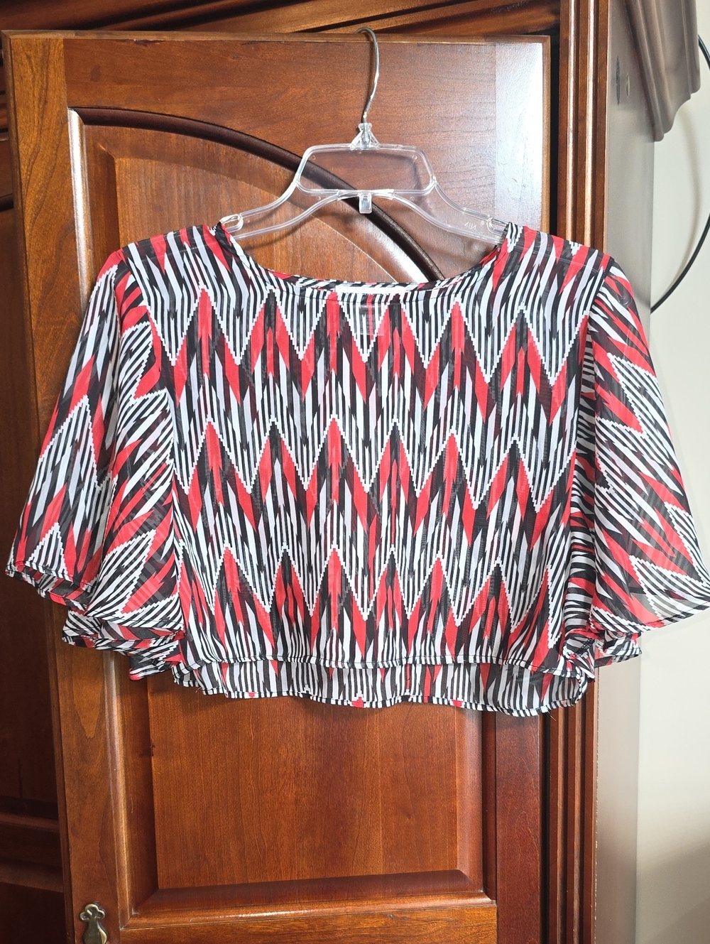 Body Central Flutter Sleeve Crop Blouse Small